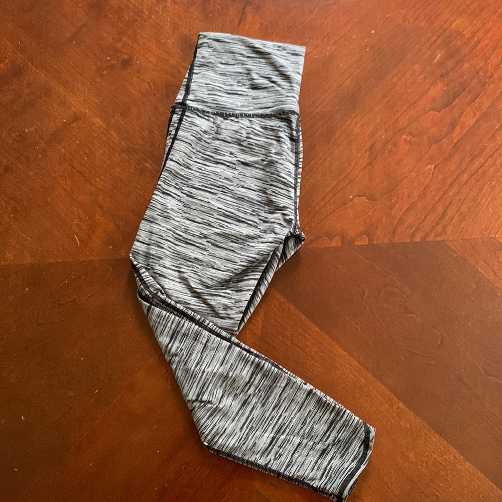 Aerie cropped leggings with cut out detail